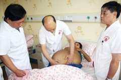陈波洁博士成功摘除“中国第一肿瘤”